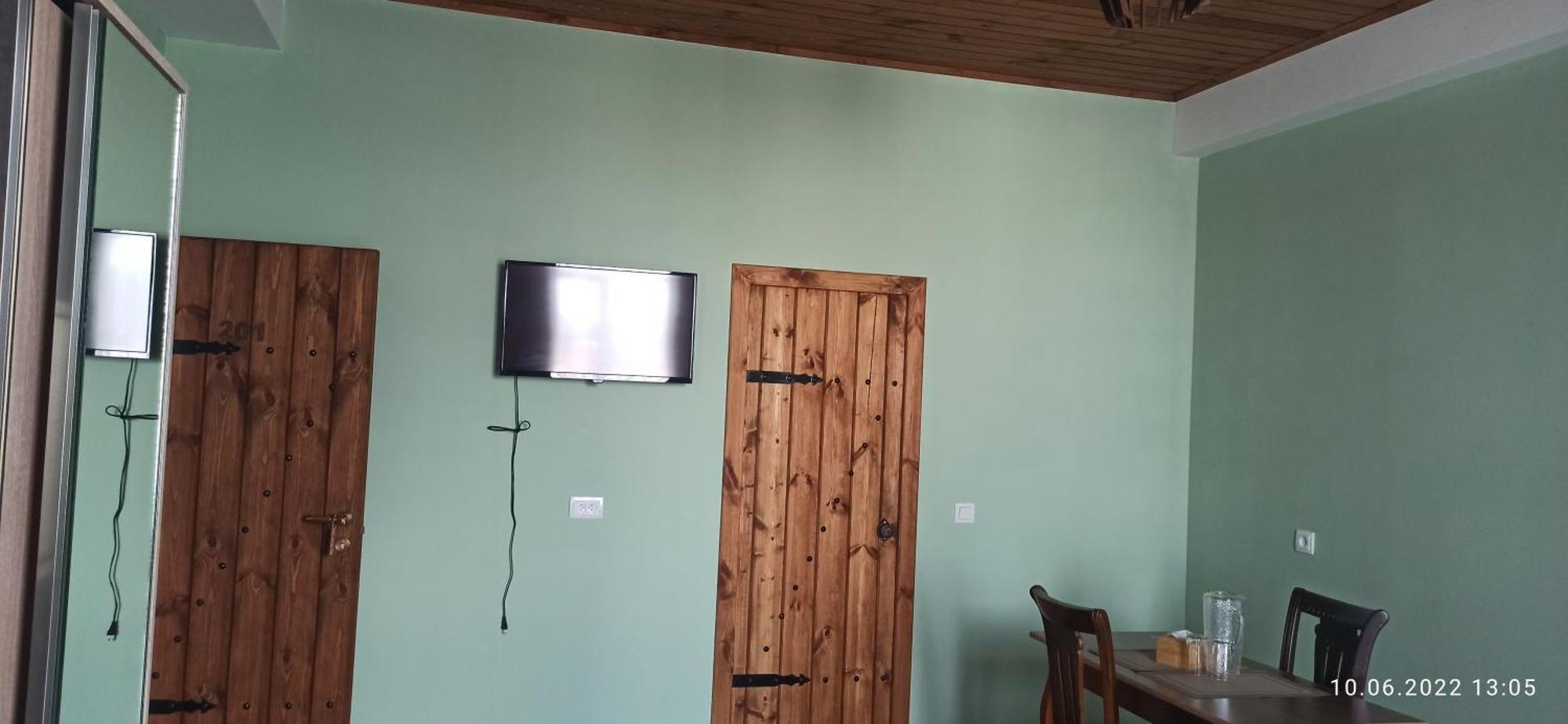 Hotel Sesil Guiumri Quarto foto